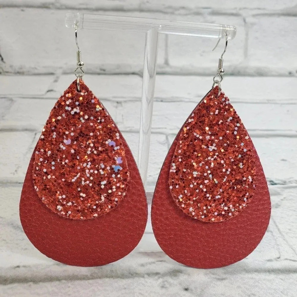 2 Layer Red Sparkle Faux Leather Dangle Chic Lightweight Earrings  2rd9 - Picture 5 of 6